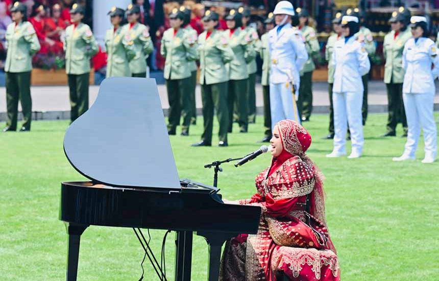 Putri Ariani Sukses Goyang Istana
