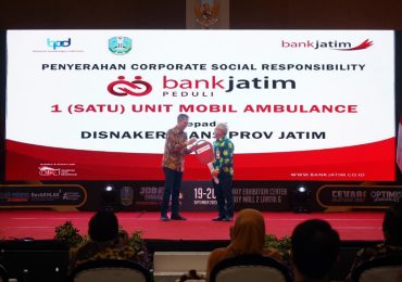 Ambulans CSR Bank Jatim untuk Disnakertrans
