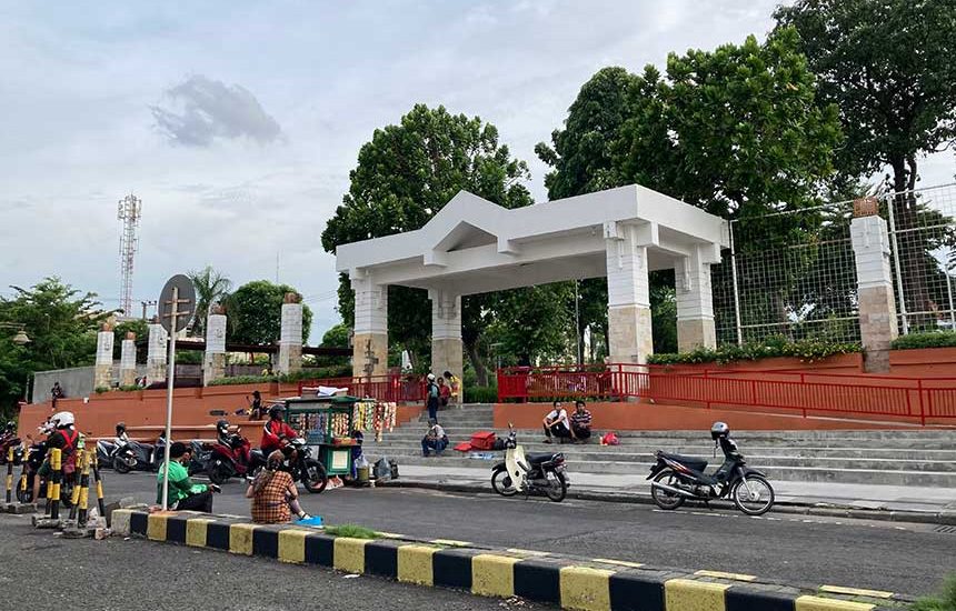 Replika Mobil Mallaby di Taman Sejarah