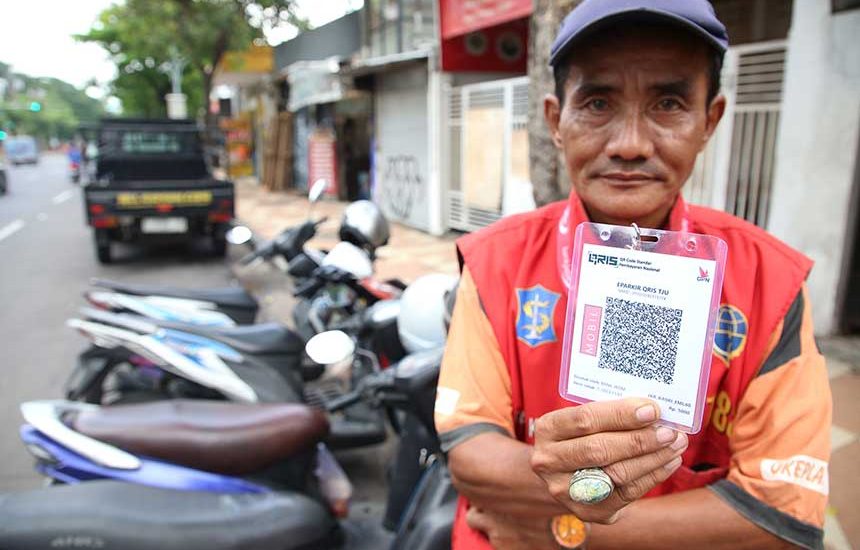 Pemkot Surabaya Resmi Parkir dengan Qris