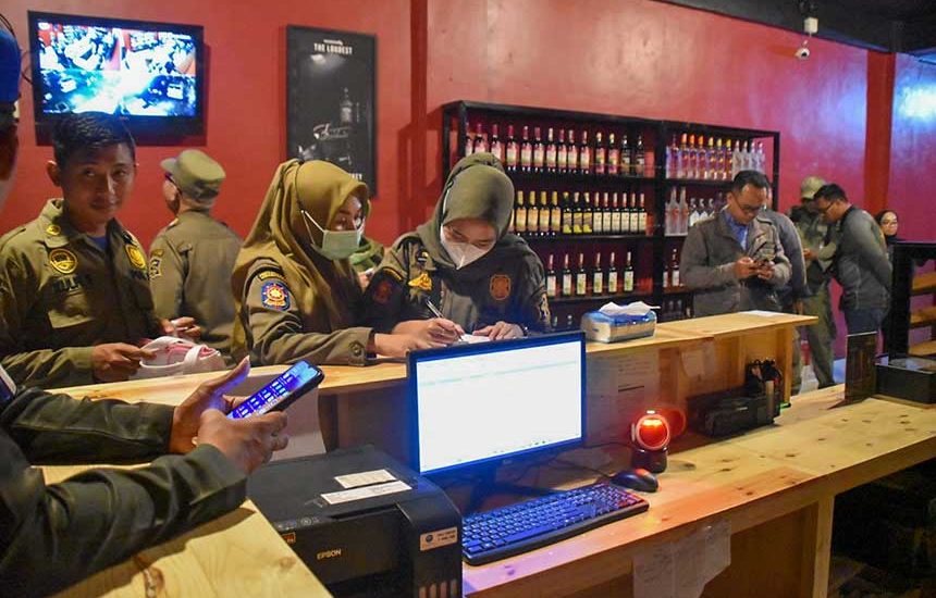 Operasi Minuman Beralkohol di Surabaya