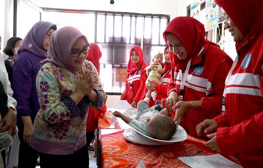 Stunting Surabaya Terus Turun
