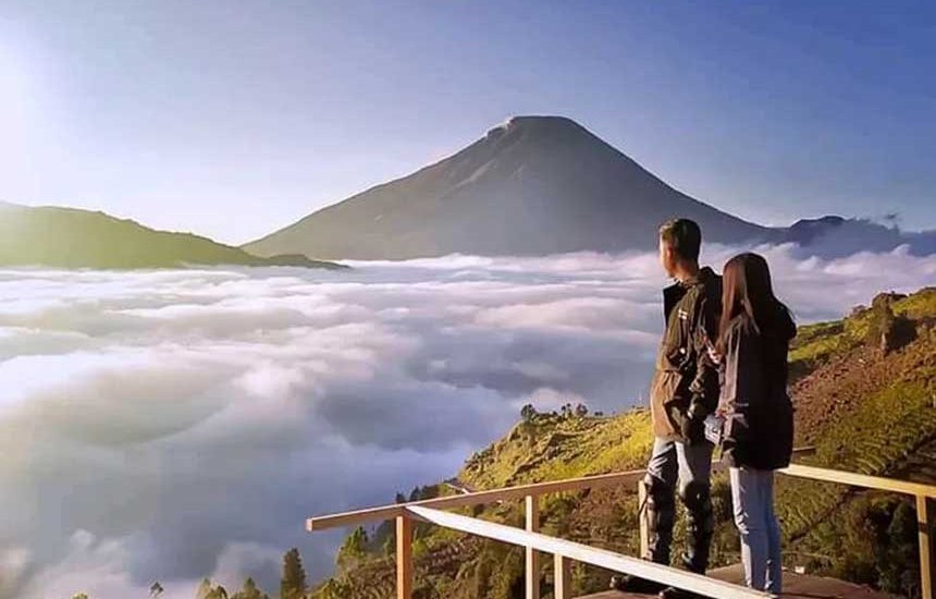 Menyentuh Awan di Bukit Sikapuk