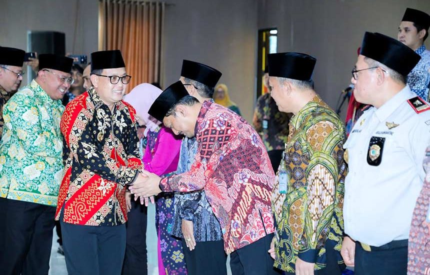 23 PPIH Embarkasi Surabaya Dilantik