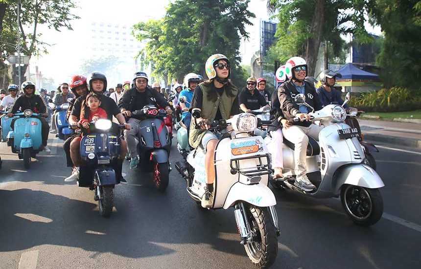 Sunmori Pecinta Vespa ke Kota Lama