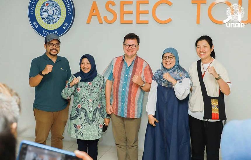 Unair Tuan Rumah ICAS 13