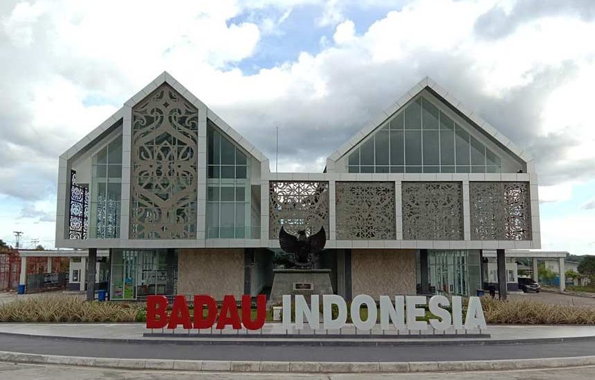 Gerbang Baru Batas Indonesia-Malaysia