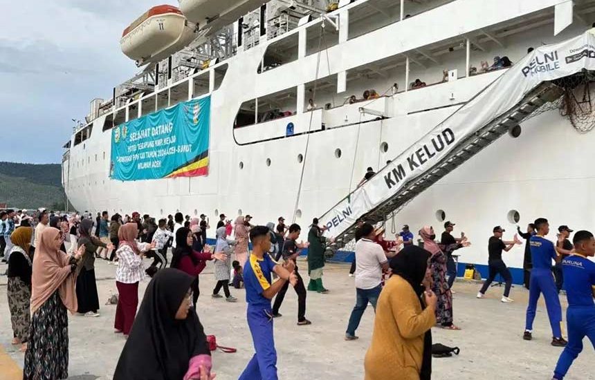 Warga Kunjungi ‘Hotel Terapung’ PON 2024