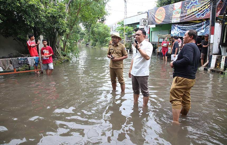 Eri Cahyadi Seharian Pantau Banjir
