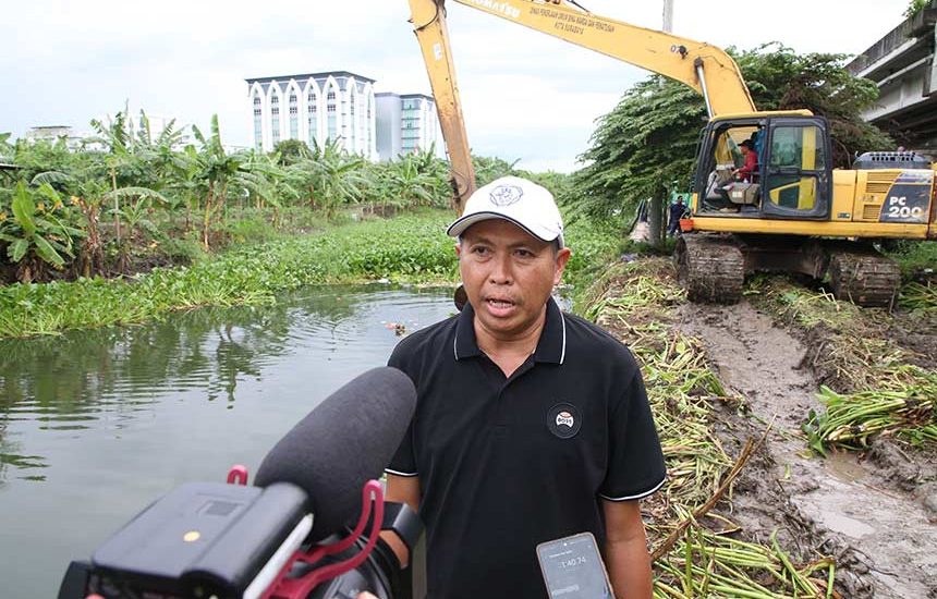 Pemkot Surabaya Nekat Bersihkan Kali
