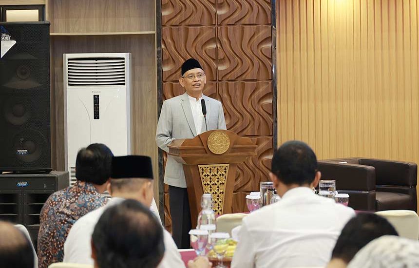 Refleksi Akhir Tahun Rektor Unair