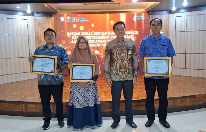 ITS Borong Penghargaan Kinerja Keuangan