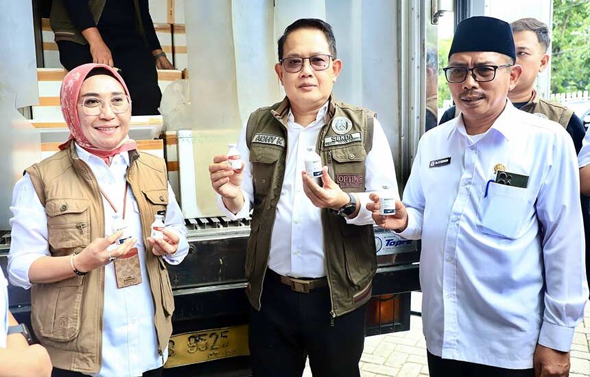 Jatim Distribusikan Vaksin PMK