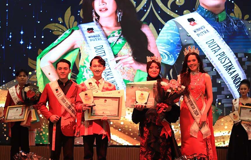 Mahasiswa Unair Duta Pustaka Nasional