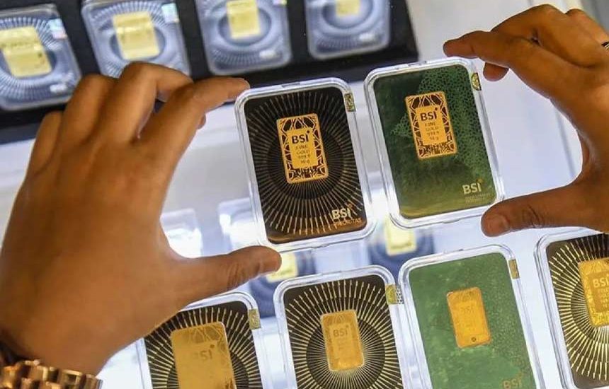 Harga Emas Antam Merangkak Naik