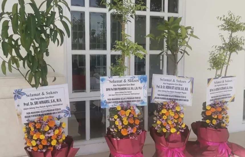 Karangan Bibit Tanaman untuk Gubes Unair