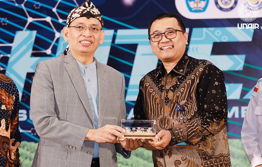 Unair Serahkan Vaksin ASF dan PMK