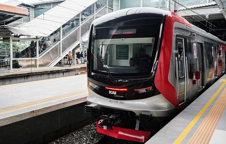 Commuter Line Jabodetabek Kian Diminati