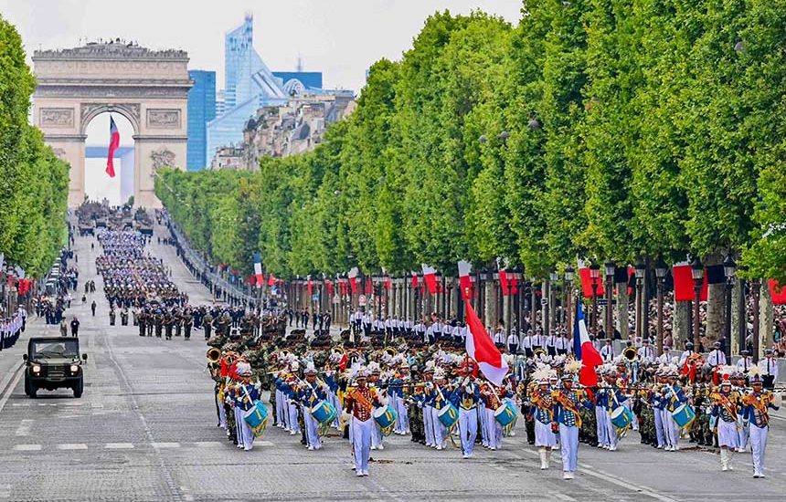 Menarik! Pasukan TNI-Polri di Bastille Day