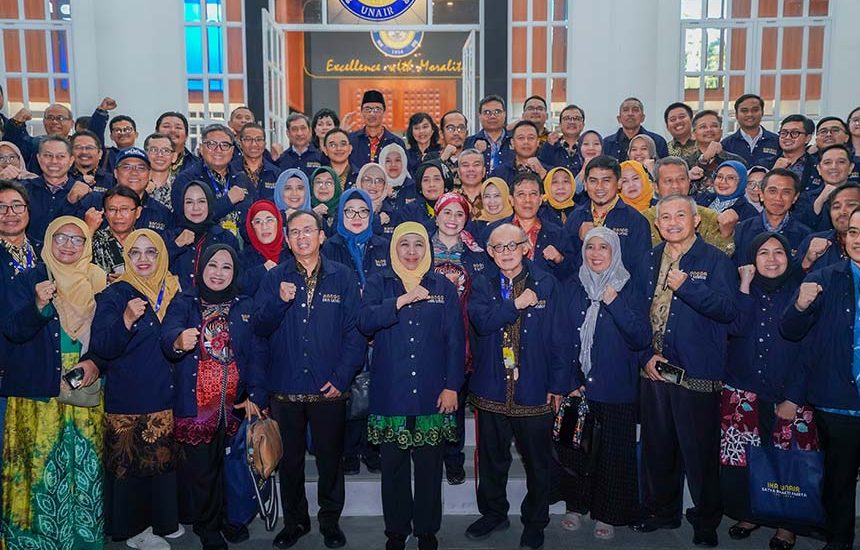 Khofifah Dorong Peran IKA Unair