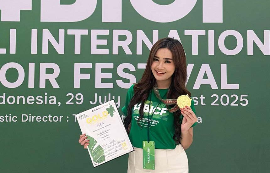 Mahasiswa Unair Sabet Emas Kompetisi Tarik Suara