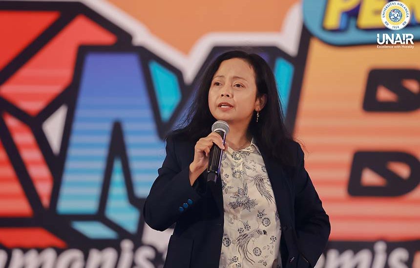 Alumni Unair Bagi Kisah Berkarier Global