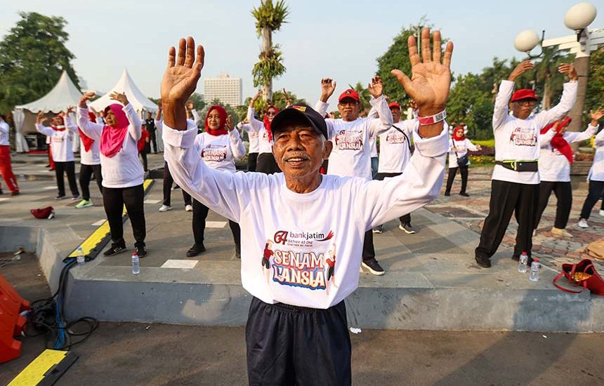 Pemkot Surabaya – Bank Jatim Gelar Senam Lansia