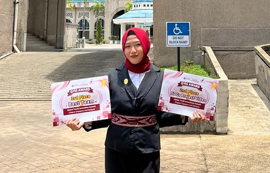 Harumkan Unair di Forum Internasional