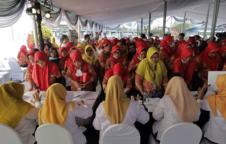 8.767 Warga Surabaya Terima BLT DBHCHT 2025