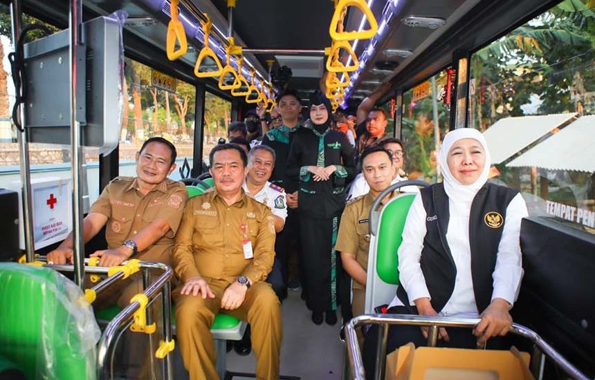 Bus Trans Jatim Lamongan Diluncurkan
