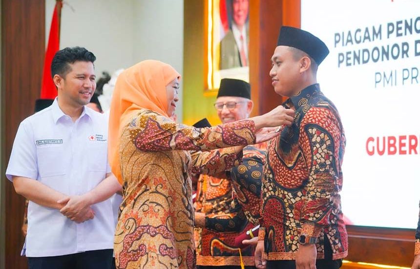 Khofifah Dorong Siswa Donor Darah