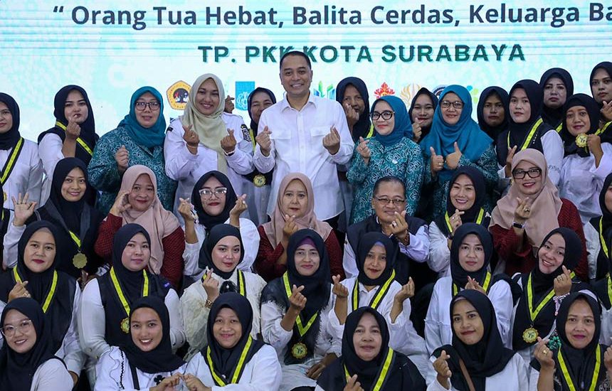 Surabaya Luluskan 1.379 Orang Tua Hebat