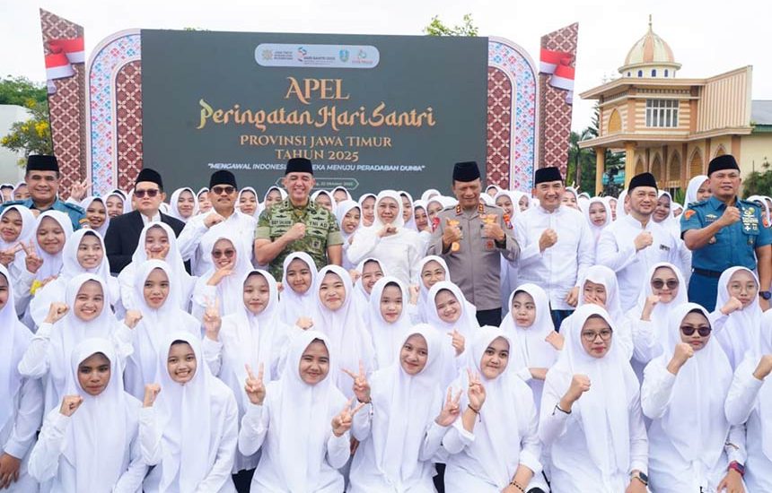 Khofifah Pimpin Rangkaian Hari Santri 2025