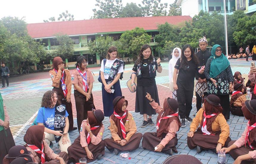 10 Sekolah di Surabaya Motor Pengurangan Sampah Plastik
