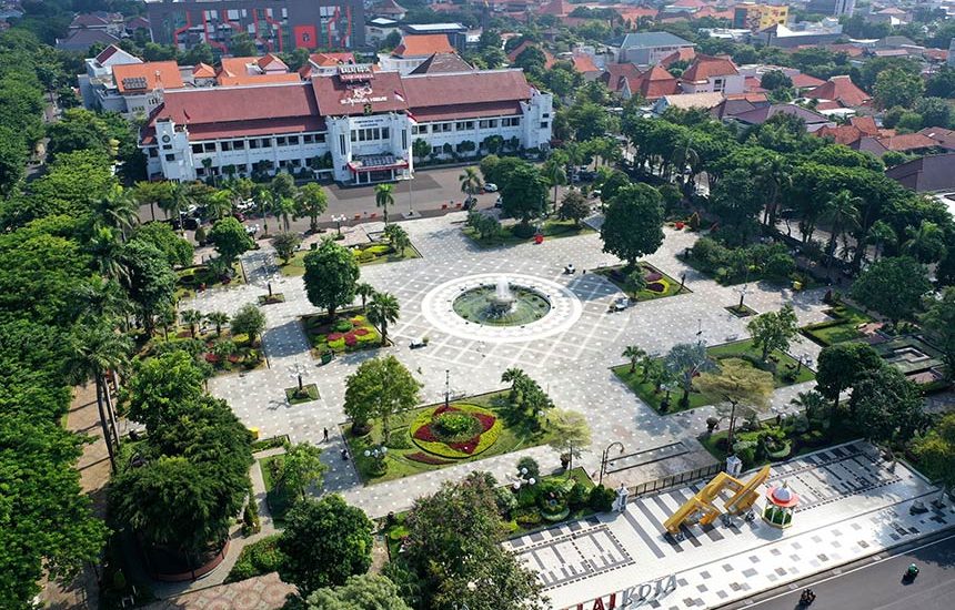 Hindari Bahaya Hujan Mikroplastik
