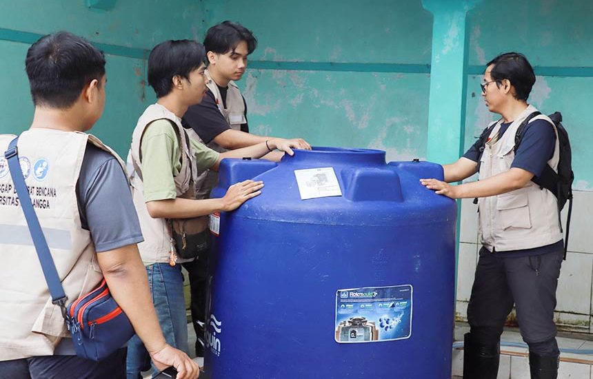 Instalasi Filter Air Unair di Daerah Bencana