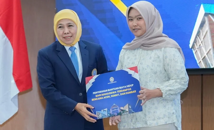 Khofifah Lantik Pengurus Pusat IKA UNAIR 2025–2030, Alumni Didorong Jadi Orkestrator Pembangunan Daerah