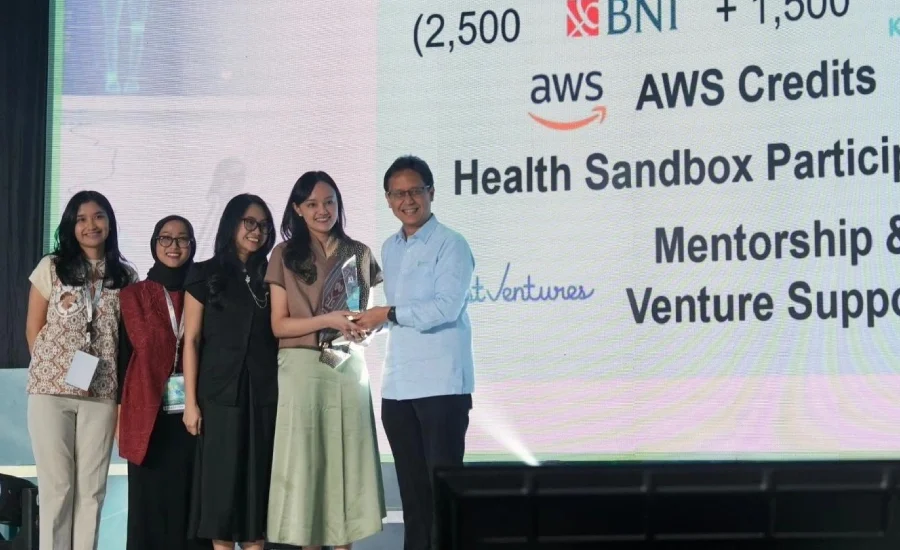 Alumni FK UNAIR Sabet Juara 2 Hackathon AI Indonesia 2025 lewat Inovasi Prediksi Penyakit Jantung