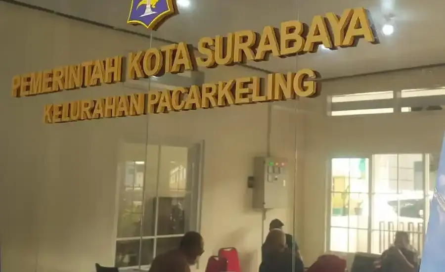 Aduan Bansos Warga Pacarkeling Ditindaklanjuti, Pemkot Surabaya Lakukan Verifikasi Lapangan Pemkot Surabaya menindaklanjuti aduan bansos warga Pacarkeling dengan verifikasi lapangan, termasuk usulan bantuan rutilahu dan pemberdayaan ekonomi.