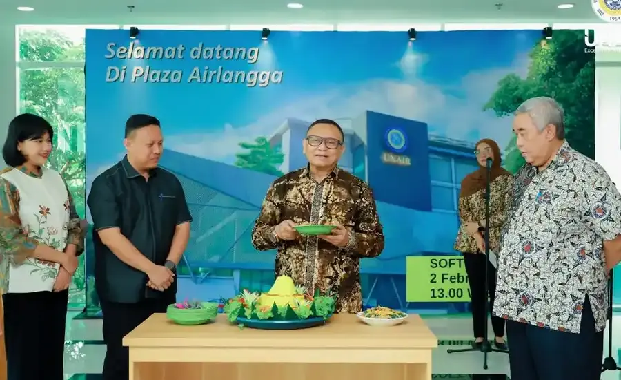 Plaza Airlangga Resmi Dibuka, Ikon Baru Ruang Publik dan Wirausaha di Lingkungan UNAIR Universitas Airlangga meresmikan Plaza Airlangga sebagai ruang publik dan pusat kewirausahaan yang mendukung UMKM, mahasiswa, dan kolaborasi kampus.