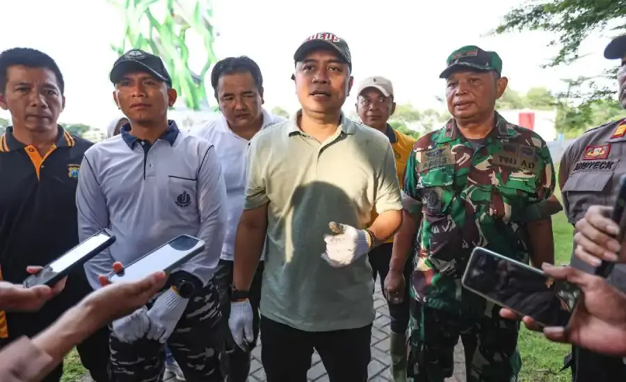 Ribuan Warga Padati Pantai Kenjeran, Surabaya Gaungkan Gerakan Bersih di HPSN 2026