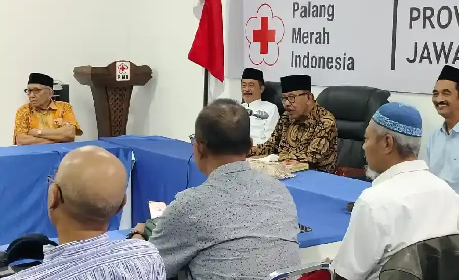 PMI Jatim Gandeng PWI Bentuk Relawan Jurnalis Palang Merah, Imam Utomo: Siap Terlibat dalam Agenda Kebencanaan PMI Jatim menggagas pembentukan relawan jurnalis Palang Merah bersama PWI Jatim untuk memperkuat peran media dalam penanggulangan bencana.