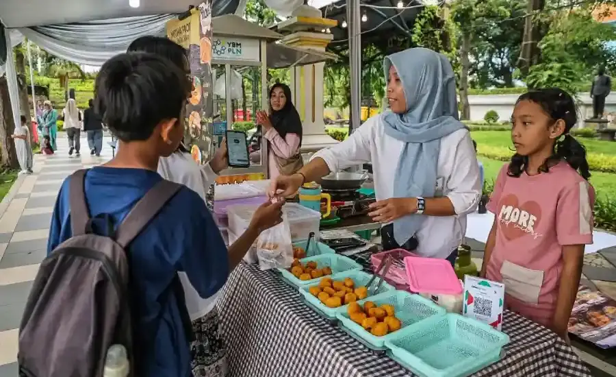 Hari Terakhir Ngabuburit Ramadan 2026 di Tugu Pahlawan, Mini Camping hingga Ludruk Legendaris Jadi Daya Tarik