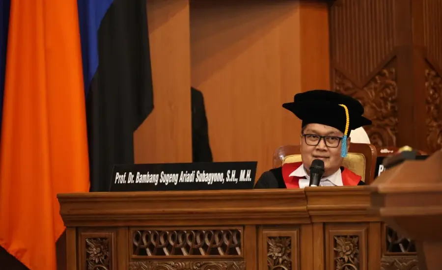 Guru Besar FH UNAIR Tekankan Smart Consumer Protection untuk Jaga Keseimbangan Ekonomi Digital
