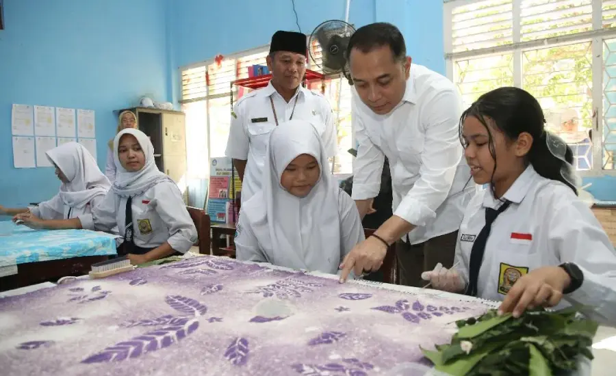 Surabaya Terapkan Batas Waktu Gadget untuk Anak, Dorong Interaksi Keluarga dan Keamanan Digital