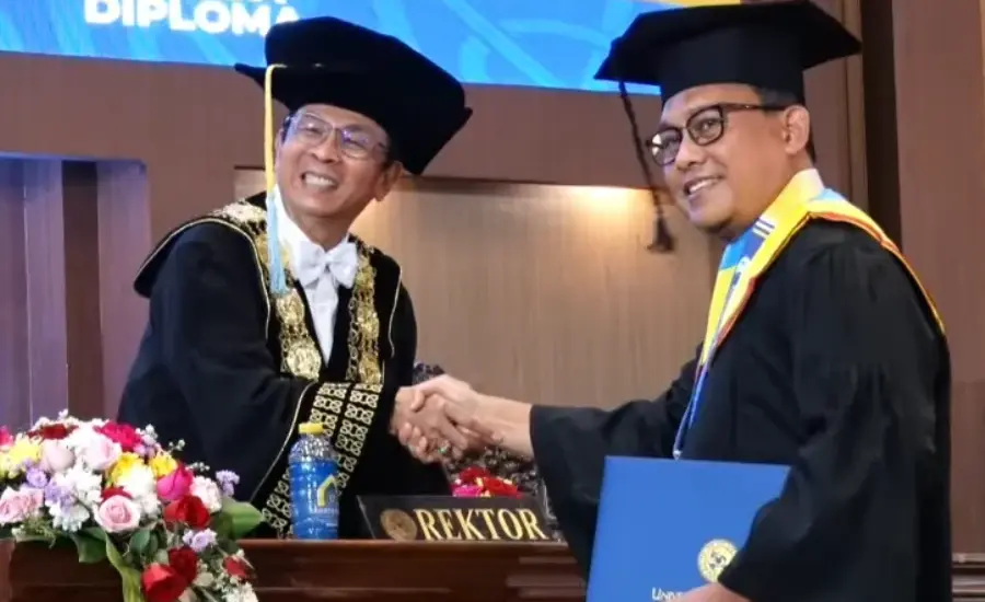 Raih Gelar Doktor di UNAIR, Ali Fikri Tegaskan Komitmen Pengabdian untuk Masyarakat