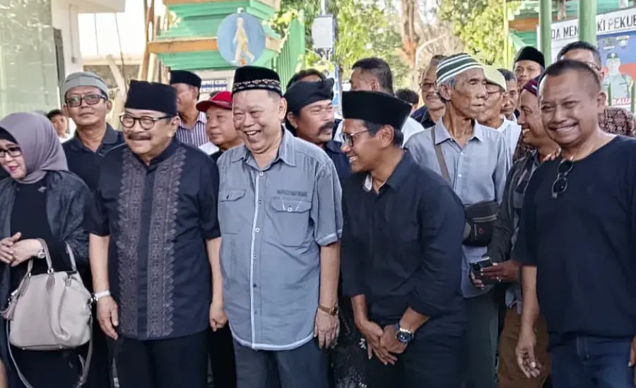 Dua Mantan Gubernur Jatim Iringi Pemakaman Nurwiyatno, Sosok “Cak Nono” yang Dikenang Hangat