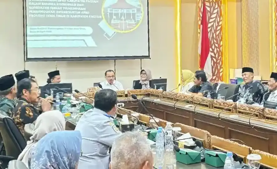DPRD Jatim Kawal Alih Status Jalan Kabupaten, Akses Mataraman Ditarget Lebih Layak DPRD Jatim dorong alih status jalan kabupaten jadi provinsi demi percepat pembangunan dan dorong ekonomi kawasan Mataraman.