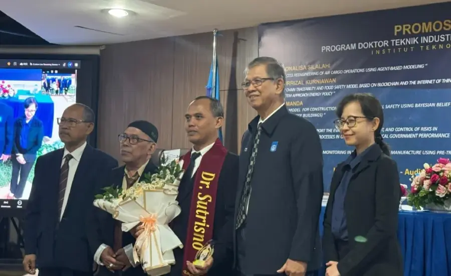 Inovasi AI dari ITS: Riset Desain Kemasan Cerdas Antar Sutrisno Raih Gelar Doktor