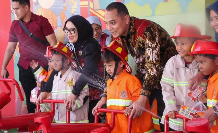 Pemkot Surabaya Resmikan Rumah Om Firman, Wisata Edukasi Damkar Gratis untuk Anak